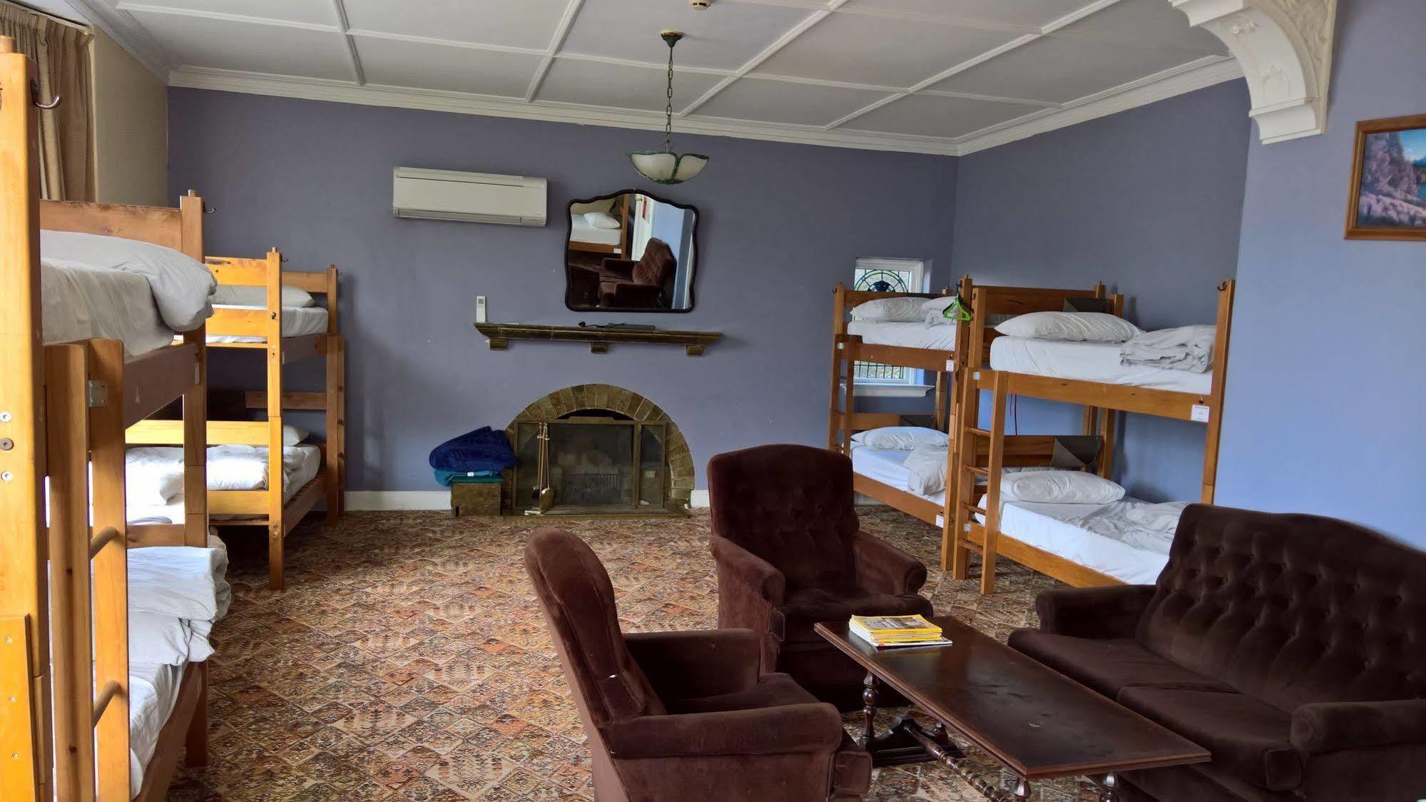 Manor House Backpackers Hostel Dunedin Bagian luar foto