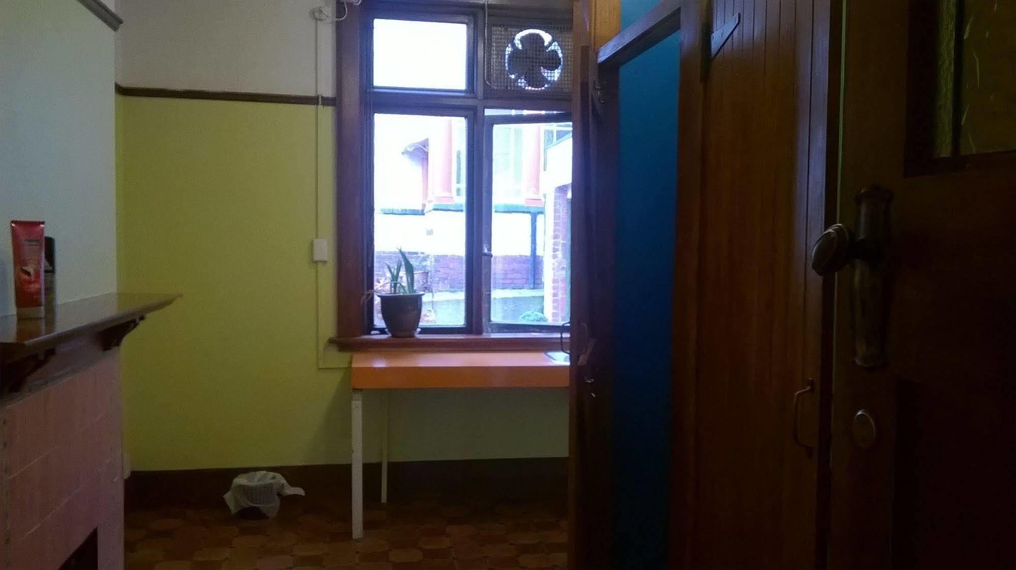 Manor House Backpackers Hostel Dunedin Bagian luar foto