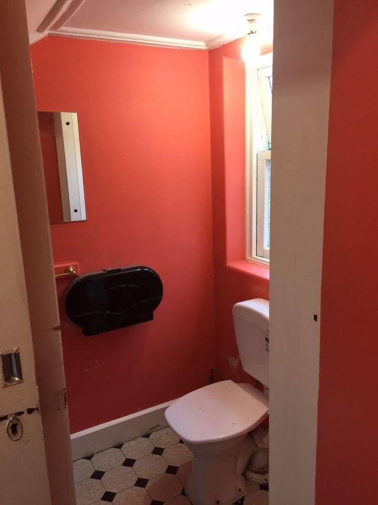 Manor House Backpackers Hostel Dunedin Bagian luar foto